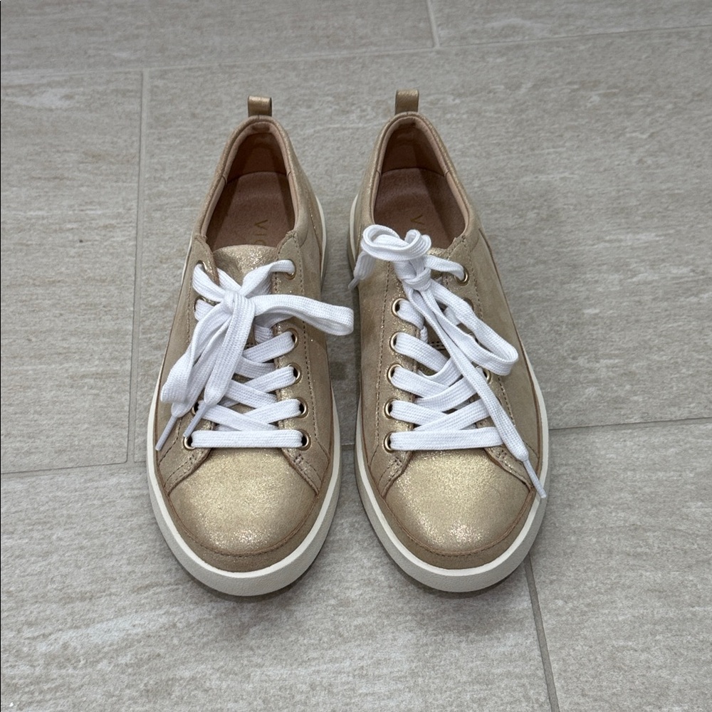 ✨🆕Vionic Winny Gold Lace Up Sneakers, 6W✨ - Picture 6 of 11